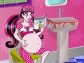 Gra Pregnant Draculaura Bathroom Cleaning