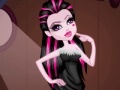 Gra Draculaura Dress Up 2